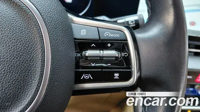 Kia Carnival 2022 — Photo 17/20