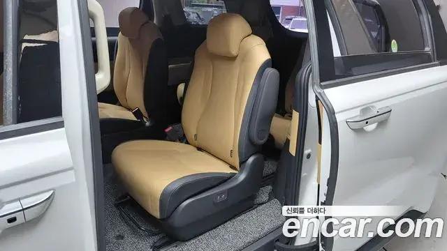 Kia Carnival 2022 — Фото 10/20