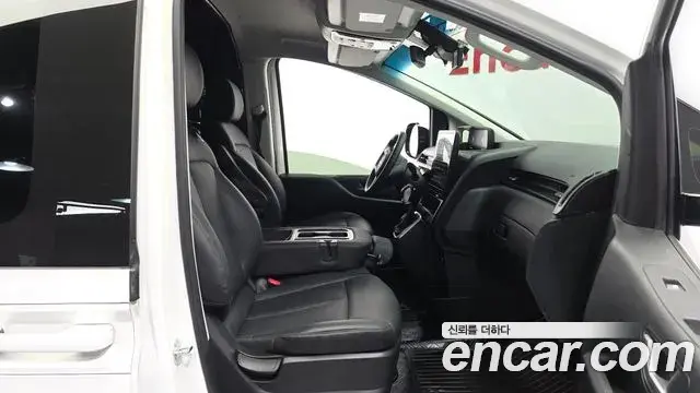 Hyundai Staria 2025 — Фото 11/20
