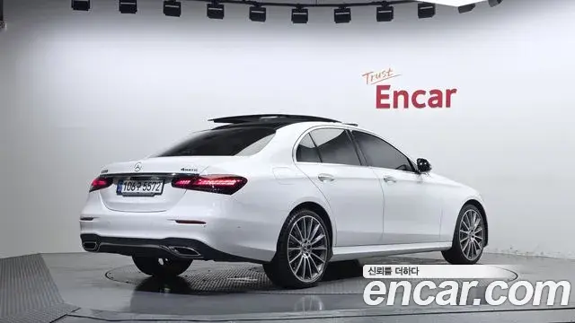 Mercedes-Benz E-Class 2021 — Фото 2/20