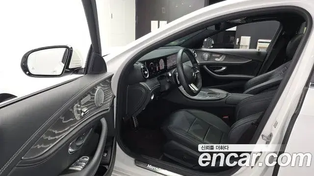 Mercedes-Benz E-Class 2021 — Фото 10/20