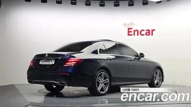 Mercedes-Benz E-Class 2020 — ფოტო 2/20