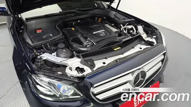 Mercedes-Benz E-Class 2020 — ფოტო 6/20