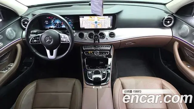 Mercedes-Benz E-Class 2020 — ფოტო 7/20