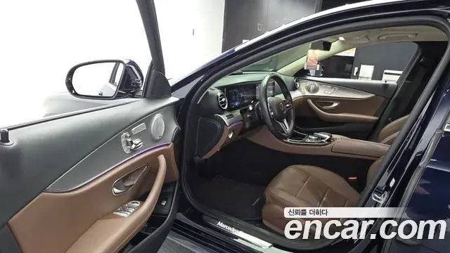 Mercedes-Benz E-Class 2020 — ფოტო 10/20