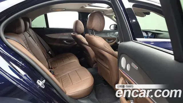 Mercedes-Benz E-Class 2020 — ფოტო 12/20