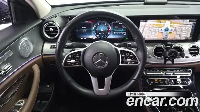 Mercedes-Benz E-Class 2020 — ფოტო 13/20