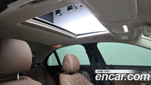 Mercedes-Benz E-Class 2020 — ფოტო 20/20