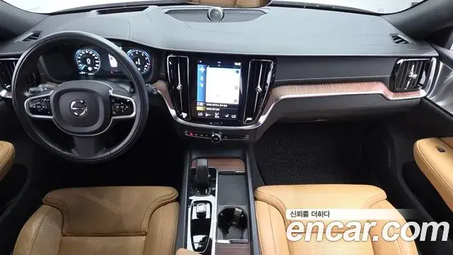 Volvo V60 Cross Country 2021 — Фото 7/20