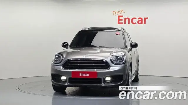 Mini Cooper Countryman 2019 — Фото 3/20