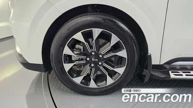 Kia Carnival 2020 — Фото 5/20