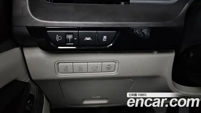 Kia Carnival 2020 — Фото 15/20