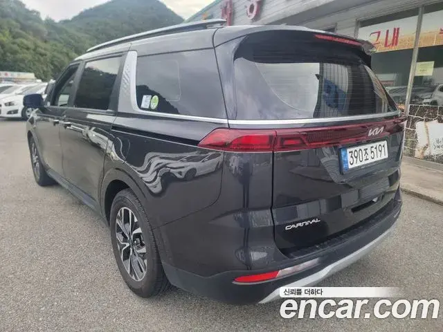 Kia Carnival 2023 — Photo 4/18