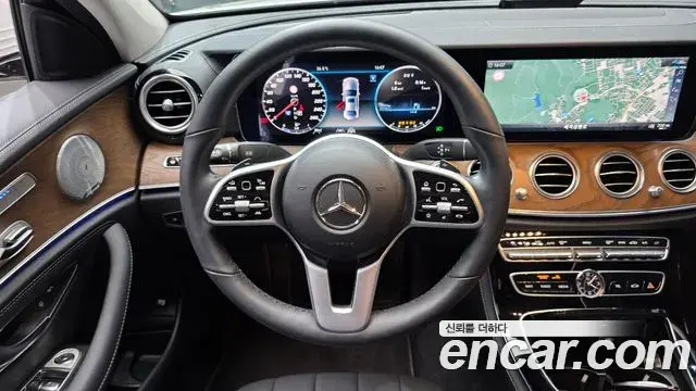 Mercedes-Benz E-Class 2020 — Фото 13/20