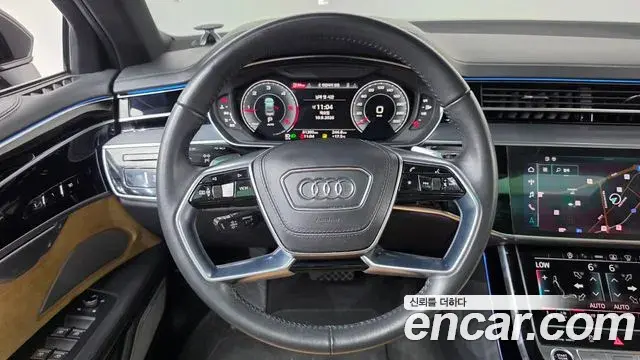 Audi A8 2021 — Фото 13/20