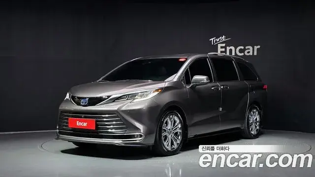 Toyota Sienna 2022 — ფოტო 6/36