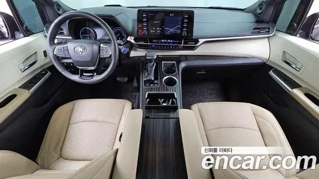 Toyota Sienna 2022 — ფოტო 30/36