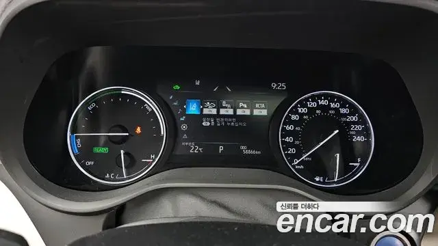 Toyota Sienna 2022 — ფოტო 25/36