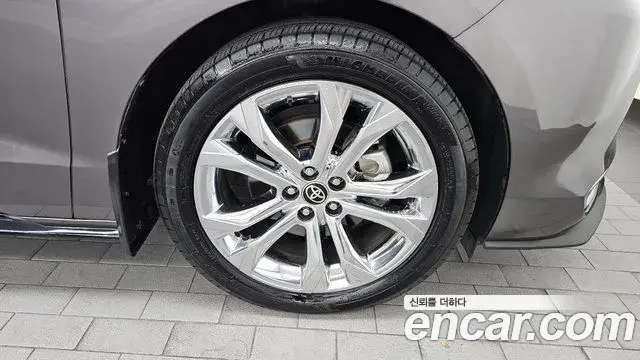 Toyota Sienna 2022 — ფოტო 19/36