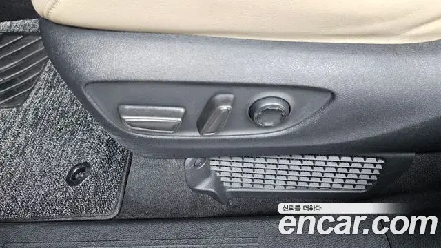 Toyota Sienna 2022 — ფოტო 26/36
