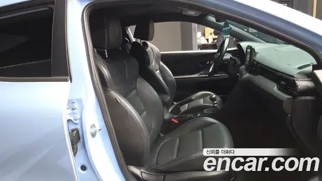 Hyundai Veloster 2018 — Фото 11/20