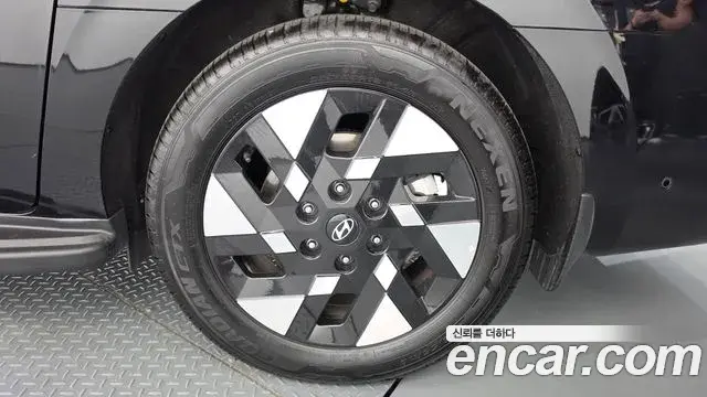 Hyundai Staria 2026 — Photo 10/36