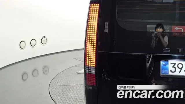 Hyundai Staria 2026 — Photo 35/36