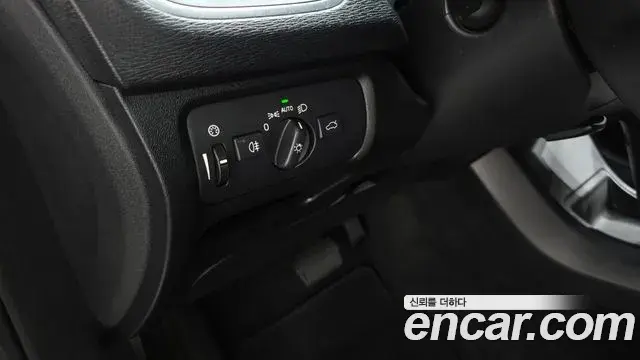 Volvo V40 Cross Country 2018 — Фото 20/20