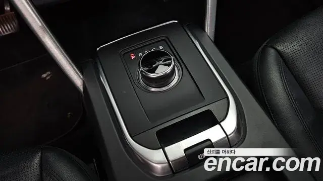 Land Rover Discovery Sport 2019 — ფოტო 27/34