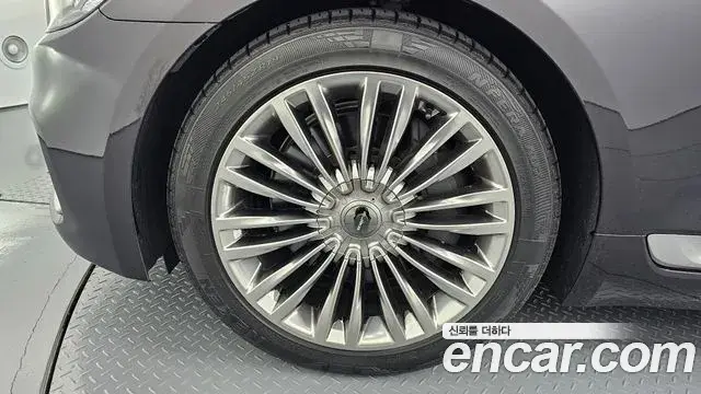 Kia The K9 2018 — Photo 5/20