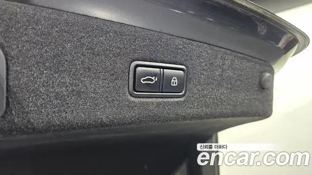 Kia The K9 2018 — Photo 20/20