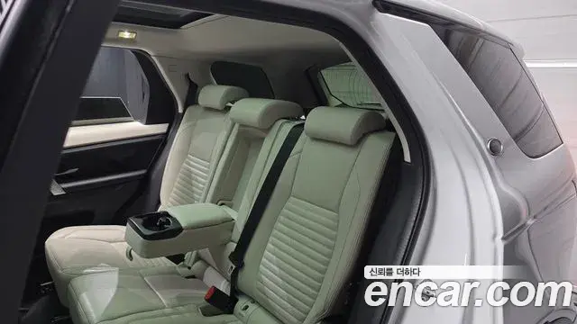 Land Rover Discovery Sport 2021 — Фото 12/20