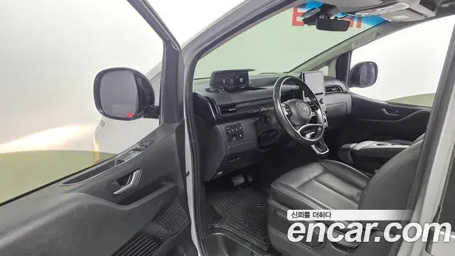 Hyundai Staria 2023 — Фото 10/20