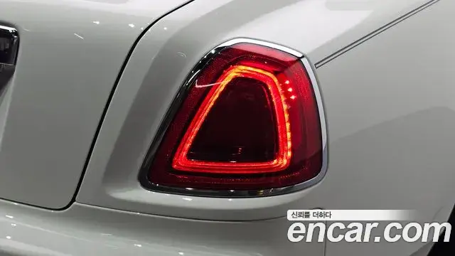 Rolls-Royce Ghost 2020 — ფოტო 36/39