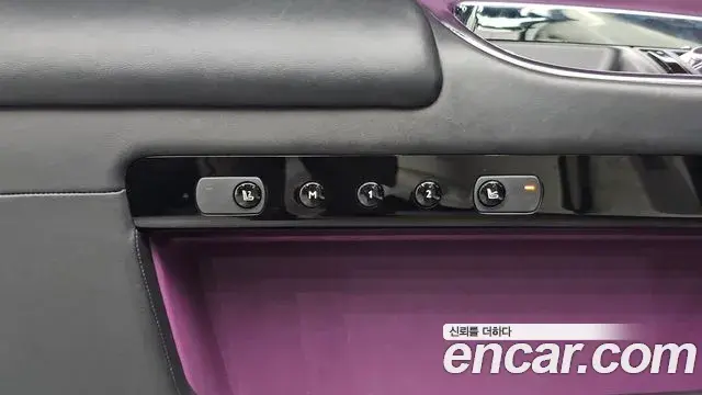 Rolls-Royce Ghost 2020 — ფოტო 20/39