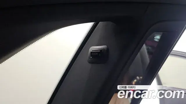 Rolls-Royce Ghost 2020 — ფოტო 31/39