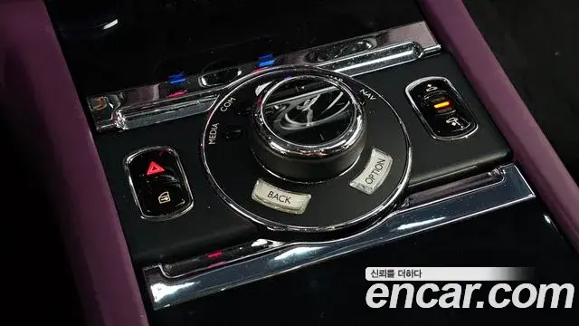 Rolls-Royce Ghost 2020 — ფოტო 21/39