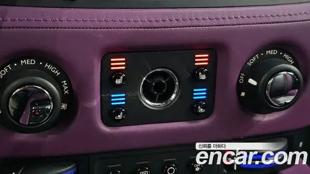 Rolls-Royce Ghost 2020 — ფოტო 8/39