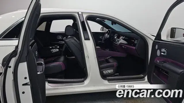 Rolls-Royce Ghost 2020 — ფოტო 26/39