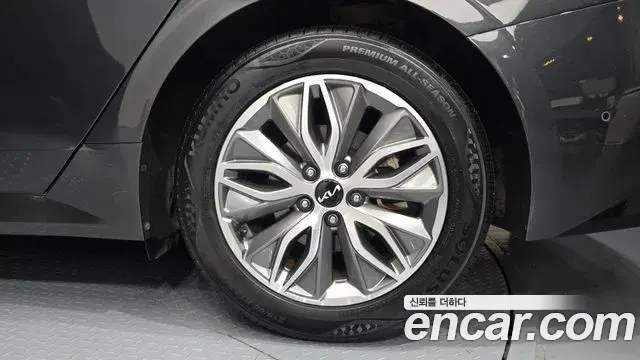 Kia K5 2022 — Photo 16/30