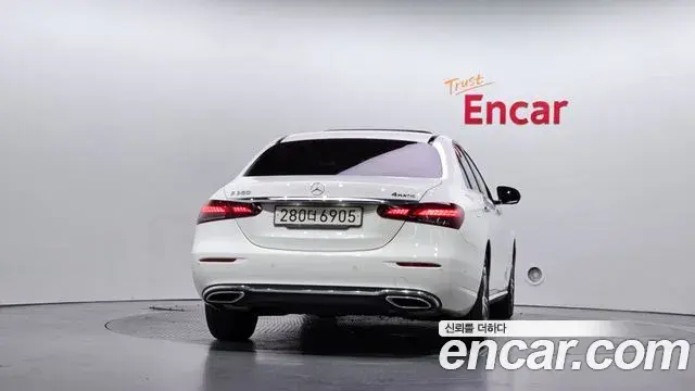 Mercedes-Benz E-Class 2021 — Фото 4/20
