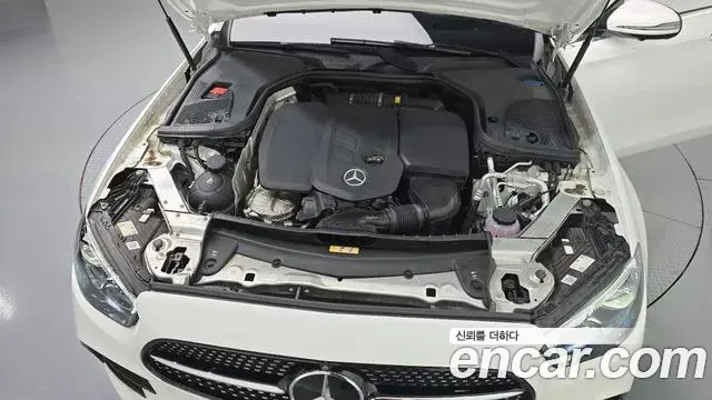 Mercedes-Benz E-Class 2022 — Фото 6/20