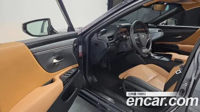 Lexus ES300h 2023 — Şəkil 5/35