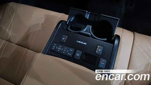 Lexus ES300h 2023 — Şəkil 17/35