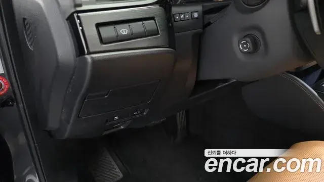 Lexus ES300h 2023 — Şəkil 10/35