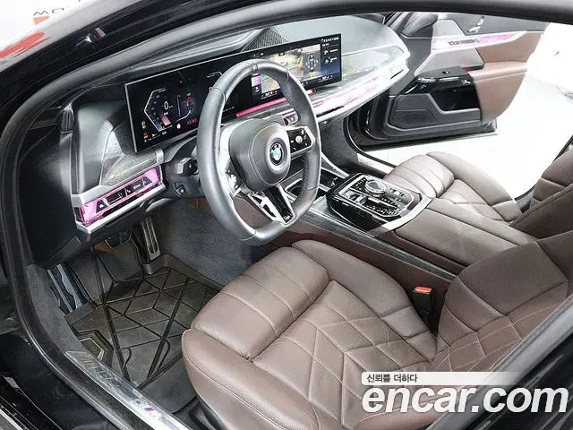 BMW 7 Series 2023 — Фото 11/20