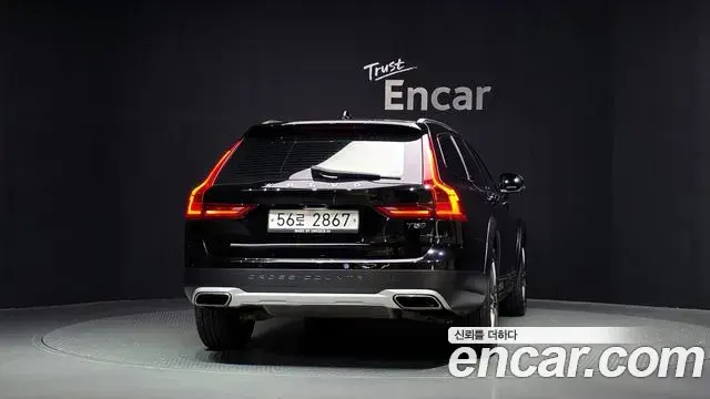 Volvo V90 Cross Country 2018 — Фото 3/20