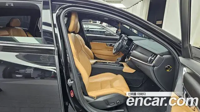 Volvo V90 Cross Country 2018 — Şəkil 28/33