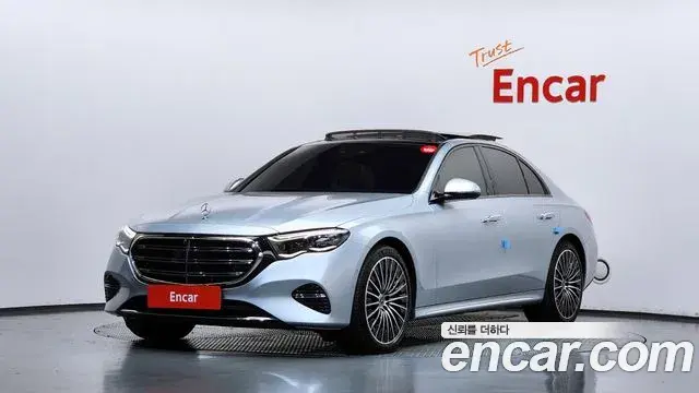 Mercedes-Benz E-Class 2024 — Photo 1/20