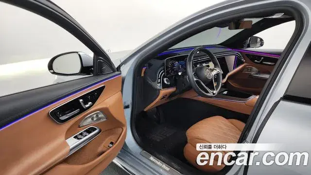 Mercedes-Benz E-Class 2024 — Photo 10/20